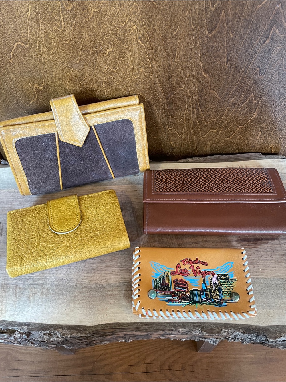 Assorted Wallet Collection - Picture 4 of 7